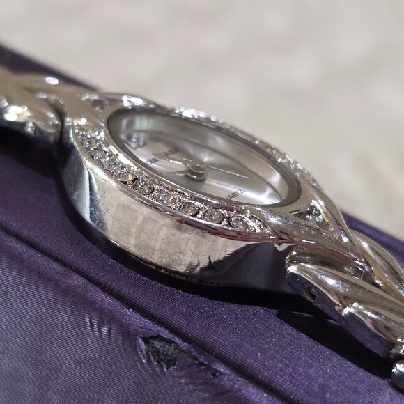 Cote d'Azur Silver Oval Face Crystal Accent Bezel Link Band Women's Watch Works - Picture 11 of 15